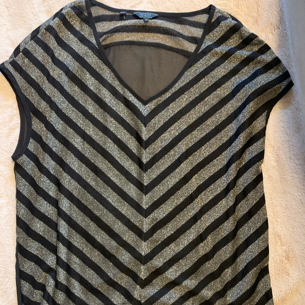 Guess Top - Picture 2 of 5